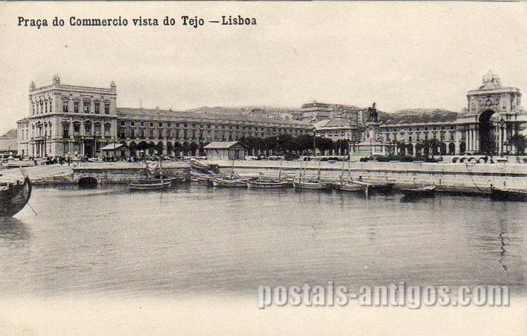 Bilhete postal antigo de Lisboa: Cais das Colunas | Portugal em postais antigos