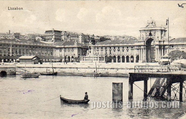Bilhete postal ilustrado de Lisboa: Cais das Colunas | Portugal em postais antigos