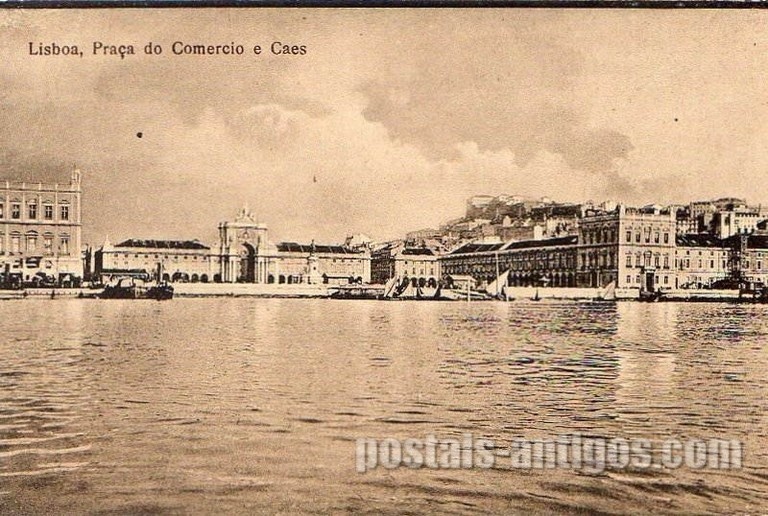 Bilhete postal antigo de Lisboa: Cais das Colunas | Portugal em postais antigos