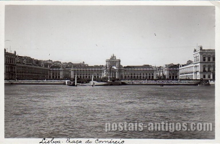 Bilhete postal ilustrado de Lisboa: Cais das Colunas Vista do Tejo | Portugal em postais antigos