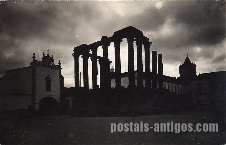 Bilhete postal do Templo Romano de Diana​, Évora | Portugal em postais antigos