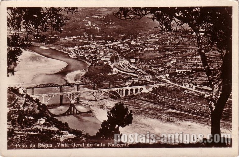 Bilhete postal antido de Peso da Régua: Vista geral do lado nascente | Portugal em postais antigos