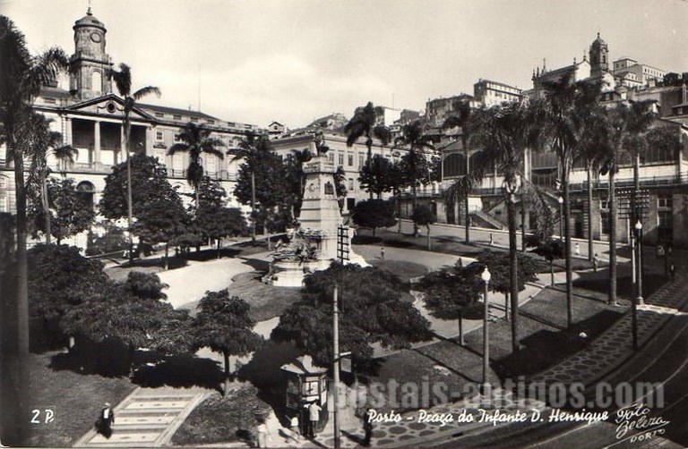 Postal antigo de Porto, Portugal: Praça Infante Dom Henrique​ | Portugal em postais antigos