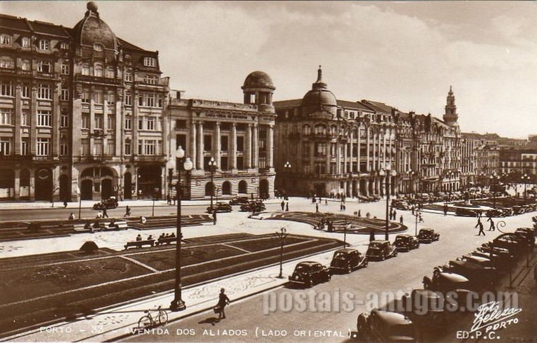 Postal antigo de Porto, Portugal: Avenida dos Aliados, lado Oriental | Portugal em postais antigos