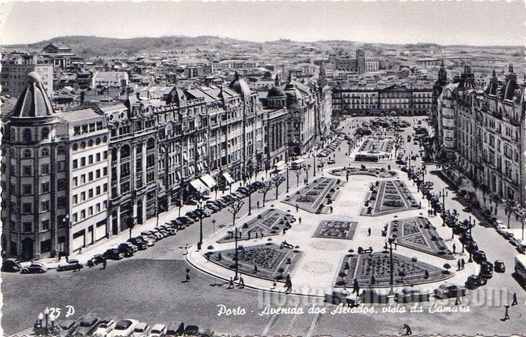Postal antigo de Porto, Portugal: Avenida dos Aliados vista da Câmara | Portugal em postais antigos