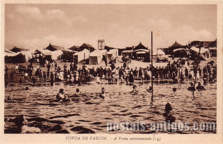 Bilhete postal ilustrado de Póvoa de Varzim: A praia movimentada | Portugal em postais antigos