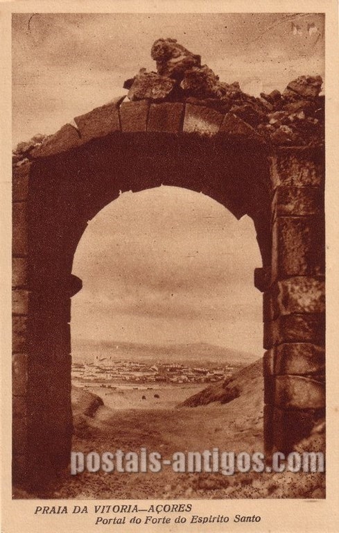 Bilhete postal do Portal do Forte do Espírito Santo, Praia da Vitória, Açores  | Portugal em postais antigos