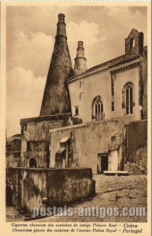 Bilhete postal ilustrado de Sintra, Gigantes chaminés das cosinhas do antigo ​Palácio Real | Portugal em postais antigos 
