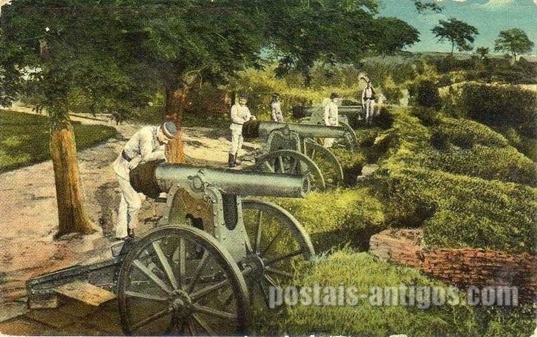 Bilhete postal antigo de Valença do Minho, Metralhadora | Portugal em postais antigos