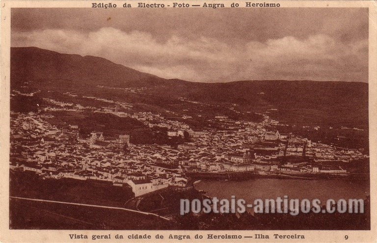 Bilhete postal da Vista geral de Angra do Heroísmo, Açores | Portugal em postais antigos