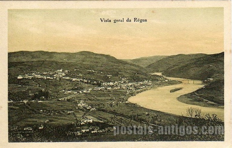 Bilhete postal antigo de Peso da Régua, Vista geral da Régua | Portugal em postais antigos