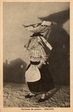 Bilhete postal antigo: Vendedora de peixe - Lisboa - Costume Português - Exposição Universal de Paris de 1937.