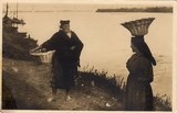 Bilhete postal ilustrado de Santarém, Pescadoras das margens do Tejo | Portugal em postais antigos
