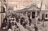 Bilhete postal dos Festejo do Espírito Santo, distribuição d'esmolas, Açores | Portugal em postais antigos