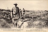 Bilhete postal ilustrado: Os Portugueses na frente da Batalha - Comandante de Divisão nas trincheiras | Portugal em postais antigos