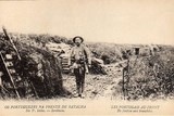 Bilhete postal ilustrado: Os Portugueses na frente da Batalha - Sentinela na 1a ligna | Portugal em postais antigos