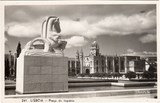 Bilhete postal de Lisboa, Portugal: Estátua ​na Praça do Império.