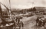Bilhete postal ilustrado de Lisboa ​Cais de Santos - Chegada da sardinha | Portugal em postais antigos