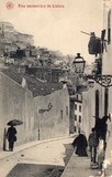 Bilhete postal ilustrado de Lisboa: Rua excêntrica | Portugal em postais antigos
